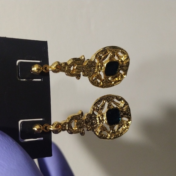 Women's Stylish Gold-tone Filigree green Color Stone Drop Dangle Earrings, 1.75" - Picture 5 of 5